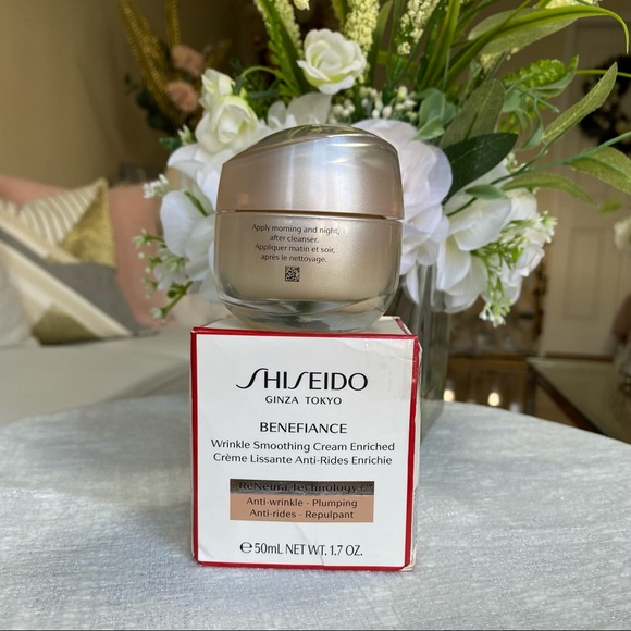 Shiseido Benefiance Wrinkle Smoothing Cream Moisturizer 50ml 1.7oz . - Picture 8 of 10